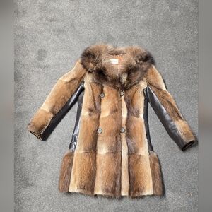 #21 Elegant Ladies Muskrat  and Leather 3/4 Length Fur Coat